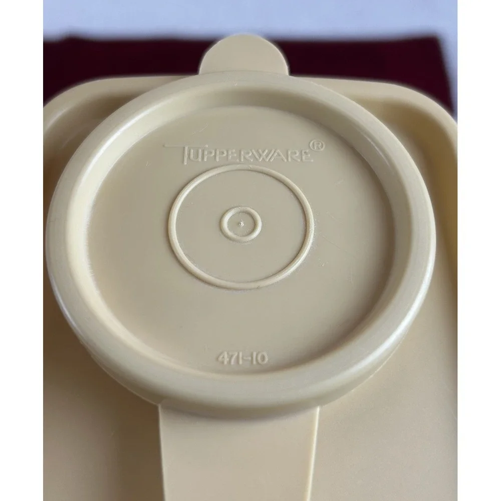 Tupperware vtg cereal